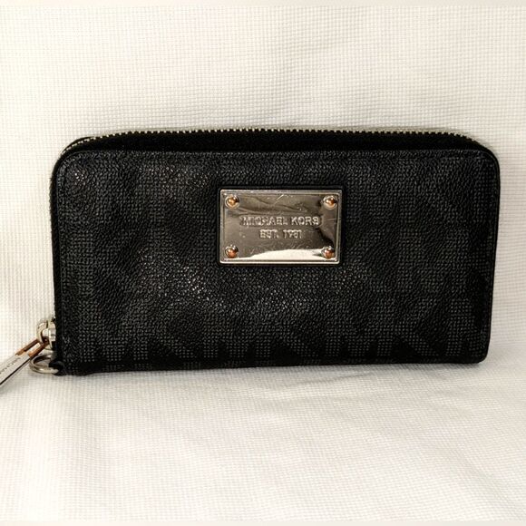 Michael Kors Handbags - Michael Kors Black Wallet